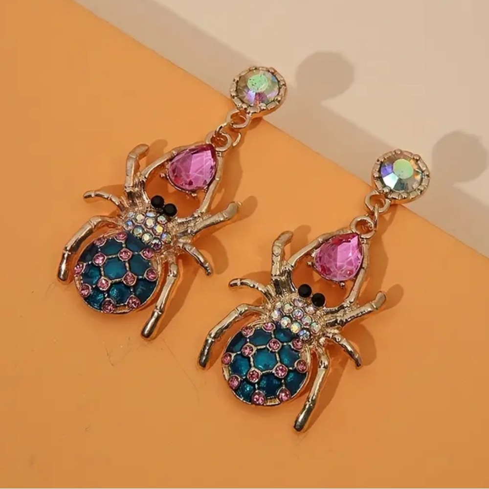 Trendy Golden Crystal Spider Drop Earrings – Gothic Statement Jewelry